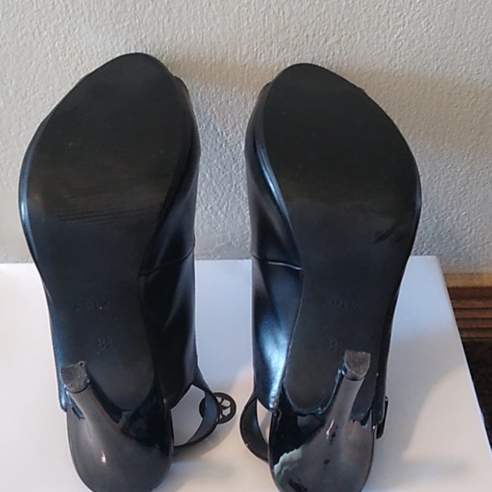 Shoes - Picture 5 of 10